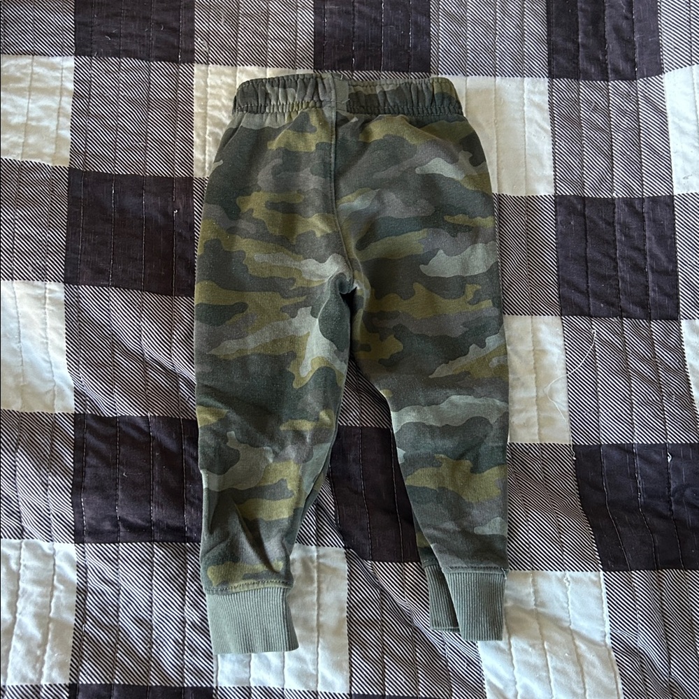 2T pant bundle: Cat and Jack and Carter - Picture 12 of 16
